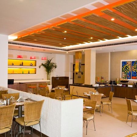 考夏姆比东德里购物商场柠檬树酒店 加济阿巴德 餐厅 照片