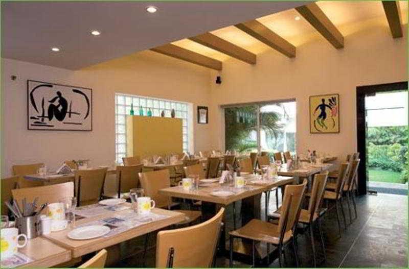 考夏姆比东德里购物商场柠檬树酒店 加济阿巴德 外观 照片