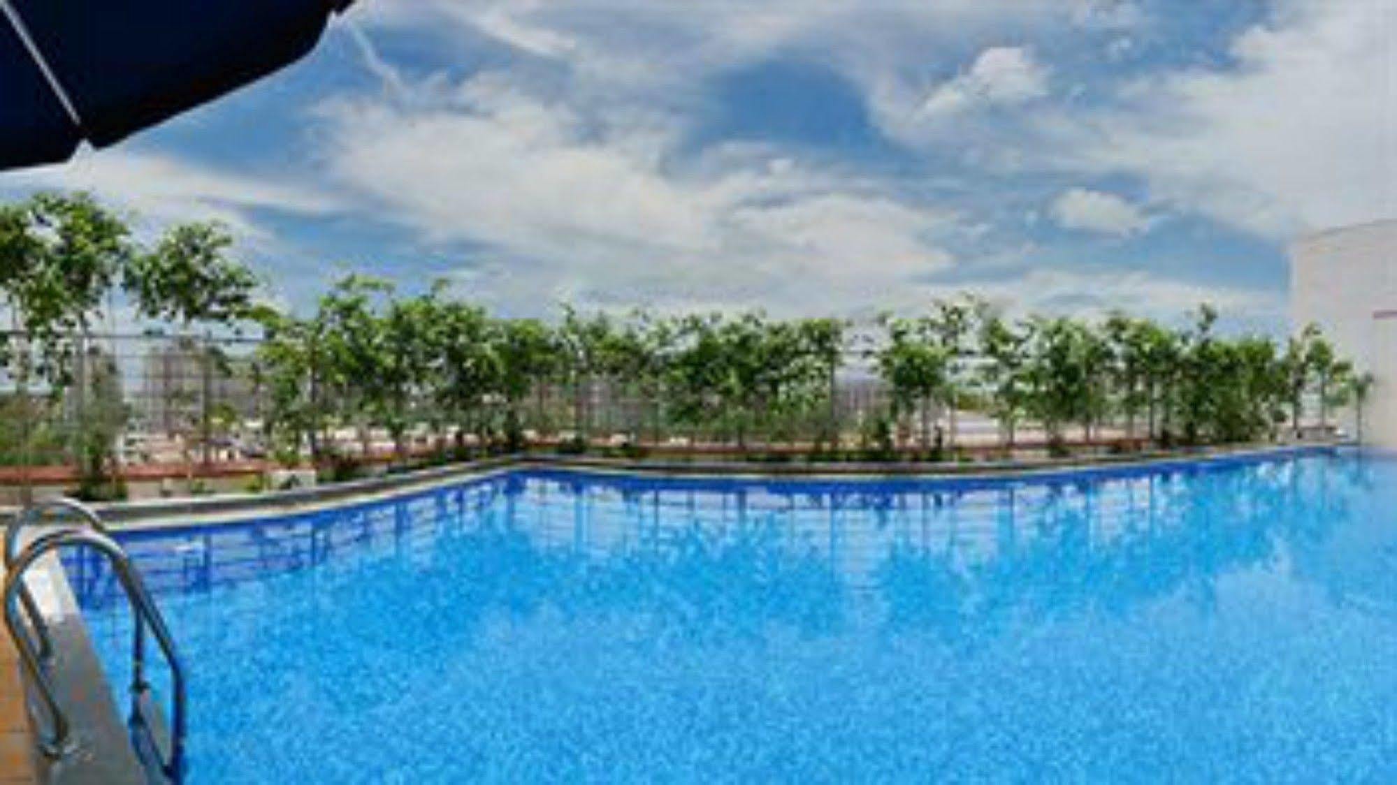 考夏姆比东德里购物商场柠檬树酒店 加济阿巴德 外观 照片